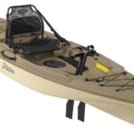 Kayak de pêche et loisir à propulsion homologué CE pour la rivière et les lacs eau douce Hobie Mirage Passport 12 de couleur marron bay sand vue de 3/4