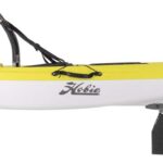Kayak de pêche et loisir à propulsion homologué CE pour la rivière et les lacs eau douce Hobie Mirage Passport 10.5 de couleur vert seagrass vue de côté
