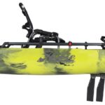 Kayak de pêche à propulsion homologué mer et CE Hobie Mirage ProAngler 12 360 de couleur camouflage vert amazone vue de côté