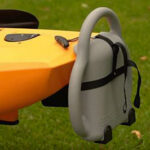 Cale de chargement Hobie Compass Loader plastique gris protection gouvernail monté sur kayak